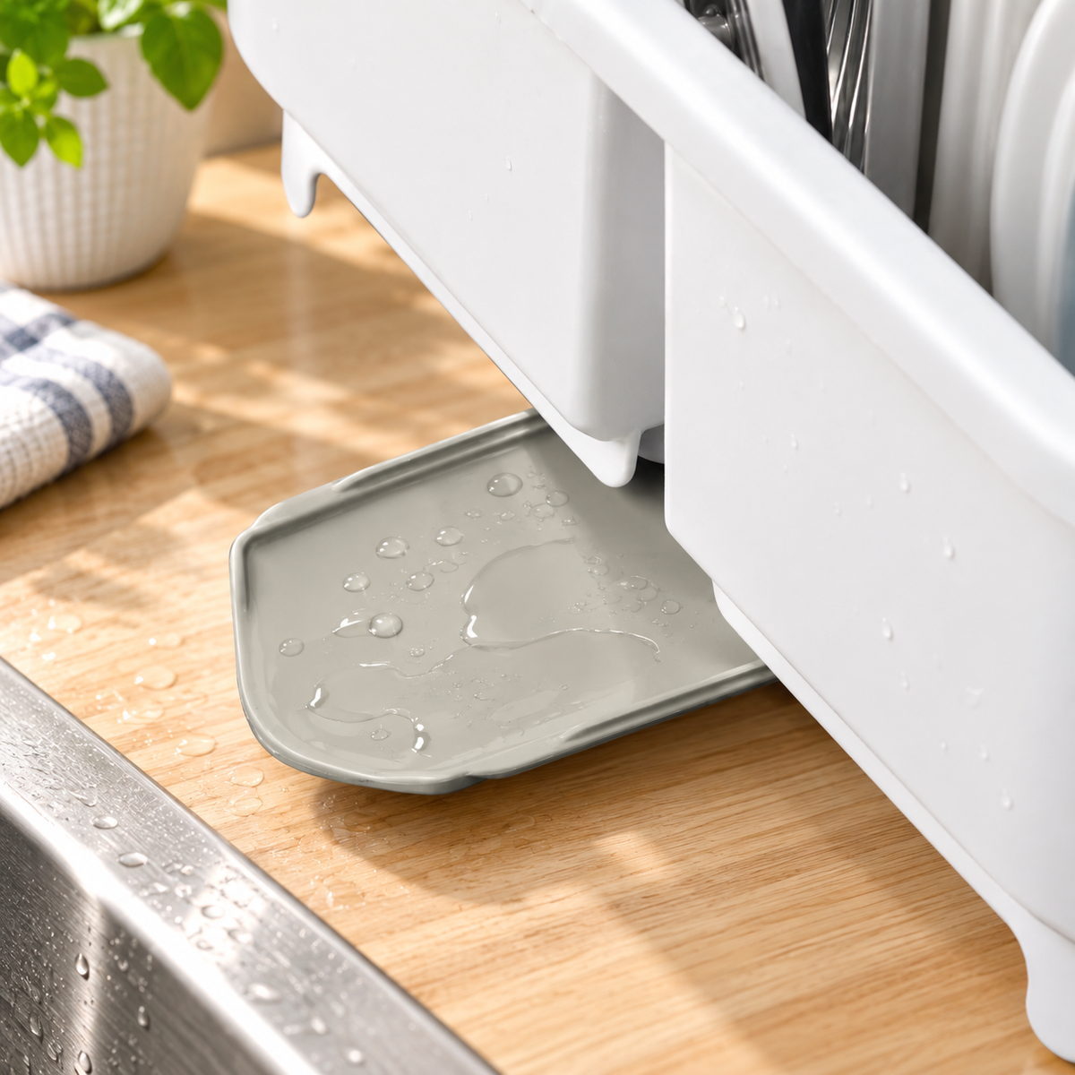 Self-Draining Dish Rack